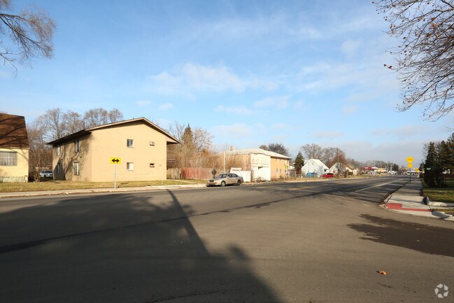 Building Photo - 15730 W Chicago St