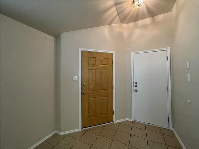 Building Photo - 1105 Alexandria Way
