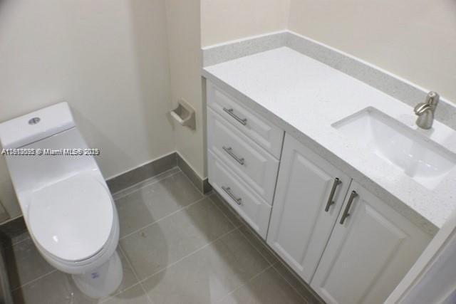 Building Photo - 5975 SW 137th Ave