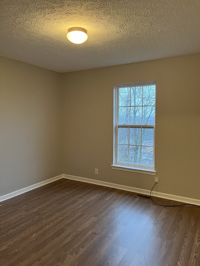 Building Photo - "Spacious 3 Bed, 2.5 Bath Townhouse with Finished Basement on Bell Road - Antioch Rental!"