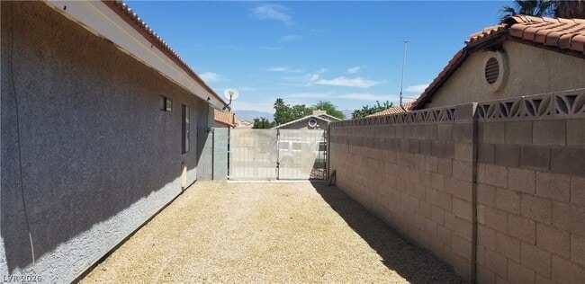 Building Photo - 7329 Lattimore Dr