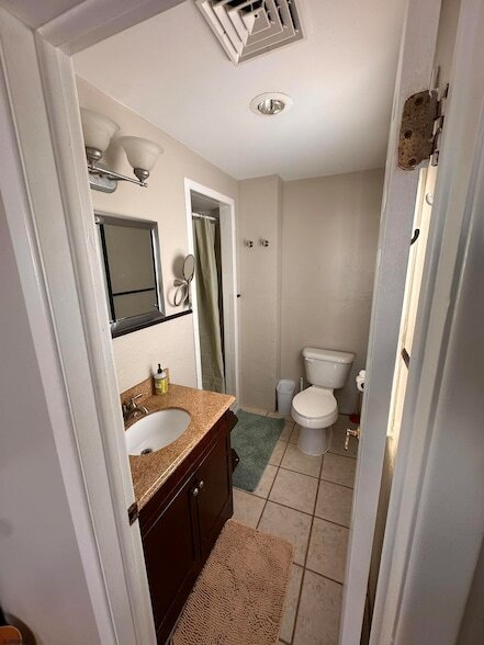 Building Photo - 611 N Delavan Ave