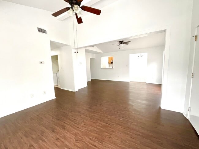 Building Photo - 319 Nolen Dr