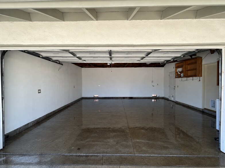 Building Photo - 197 Sandberg St