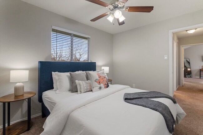 Building Photo - 2216 Silverleaf Ln