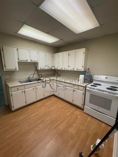 Building Photo - 415 W 9th St