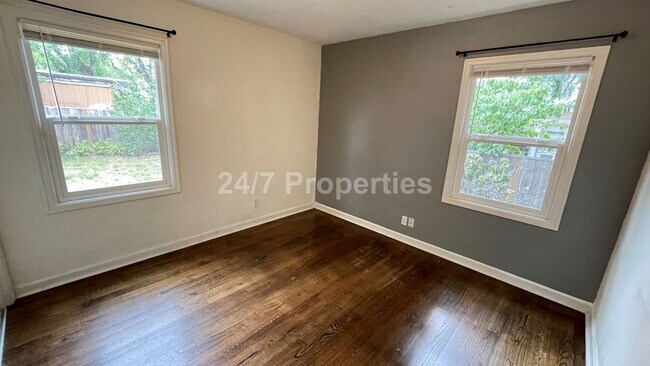 Building Photo - 2024-5815MF