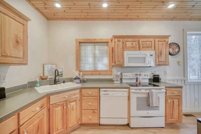 Building Photo - 3627 Bills Loop Rd