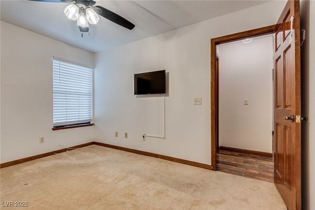 Building Photo - 5242 Dickens Dr