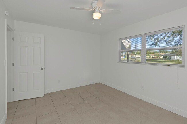 Building Photo - 5148 Tampa Bay Growth Fund 2 LLC