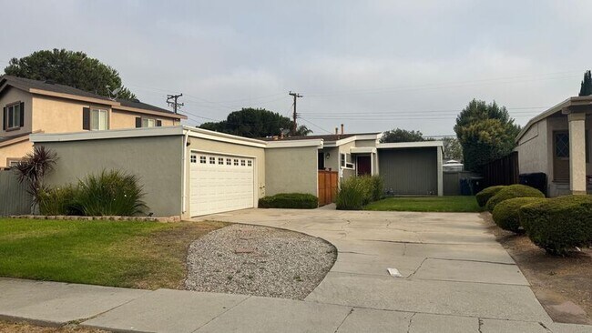 Primary Photo - 15411 Fernview St