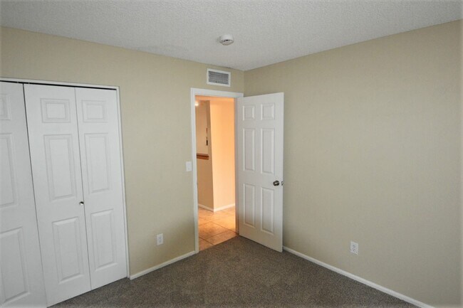 Building Photo - 5604 W Garden Dr