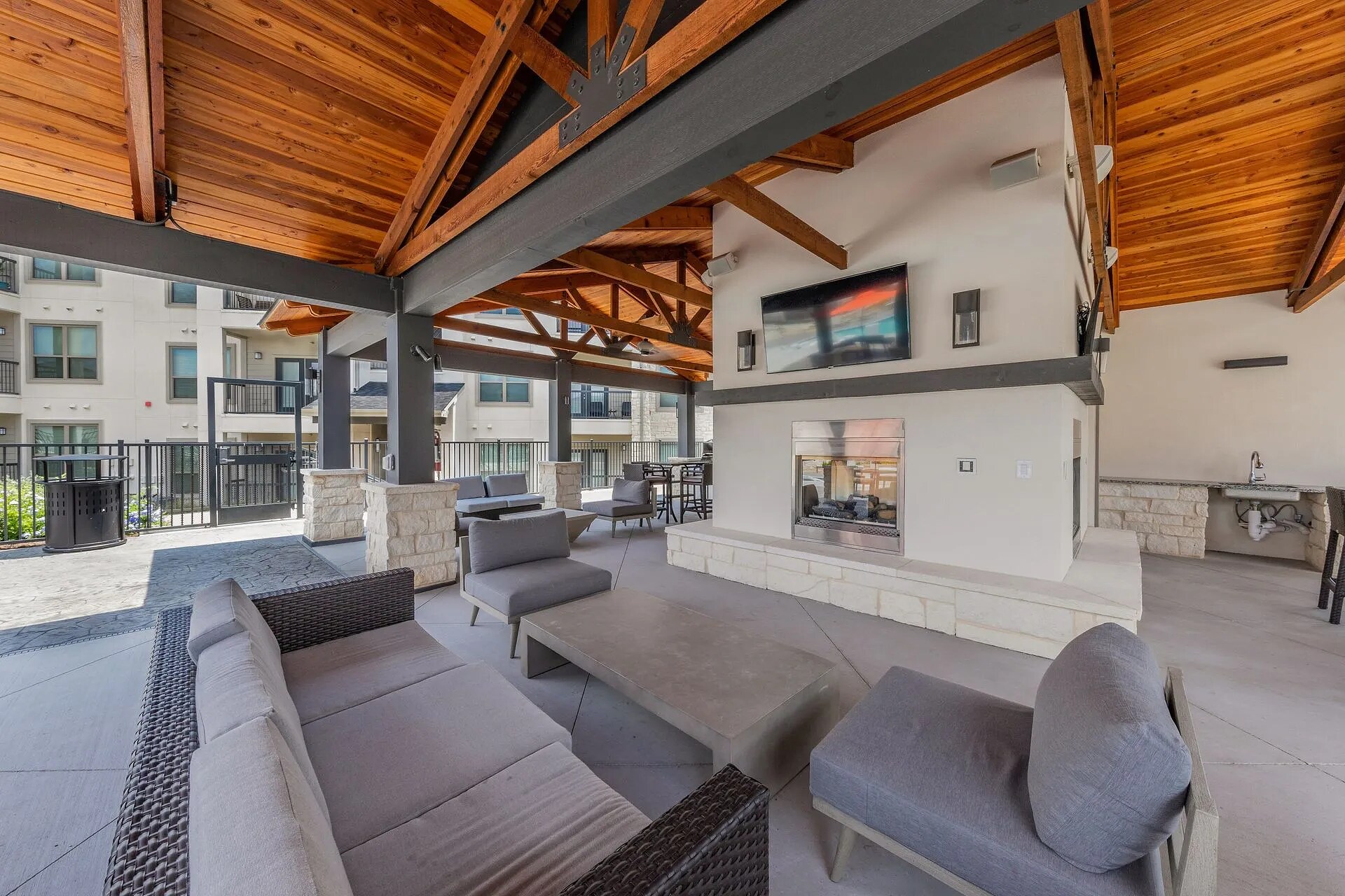 Building Photo - 4835 Usaa Blvd