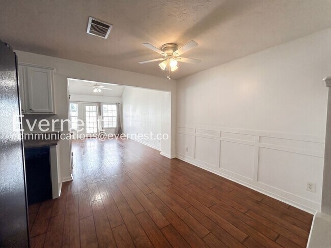 Building Photo - 3-Bed/3-Bath Townhome/Available Now!