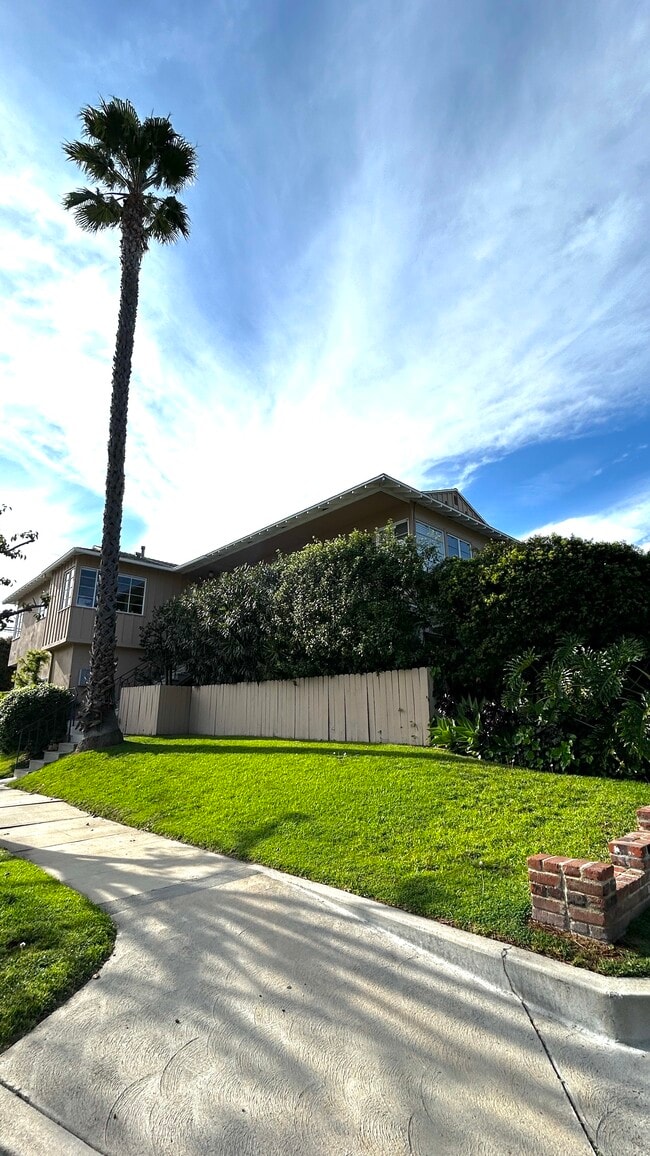 Building Photo - 251 S Church Ln