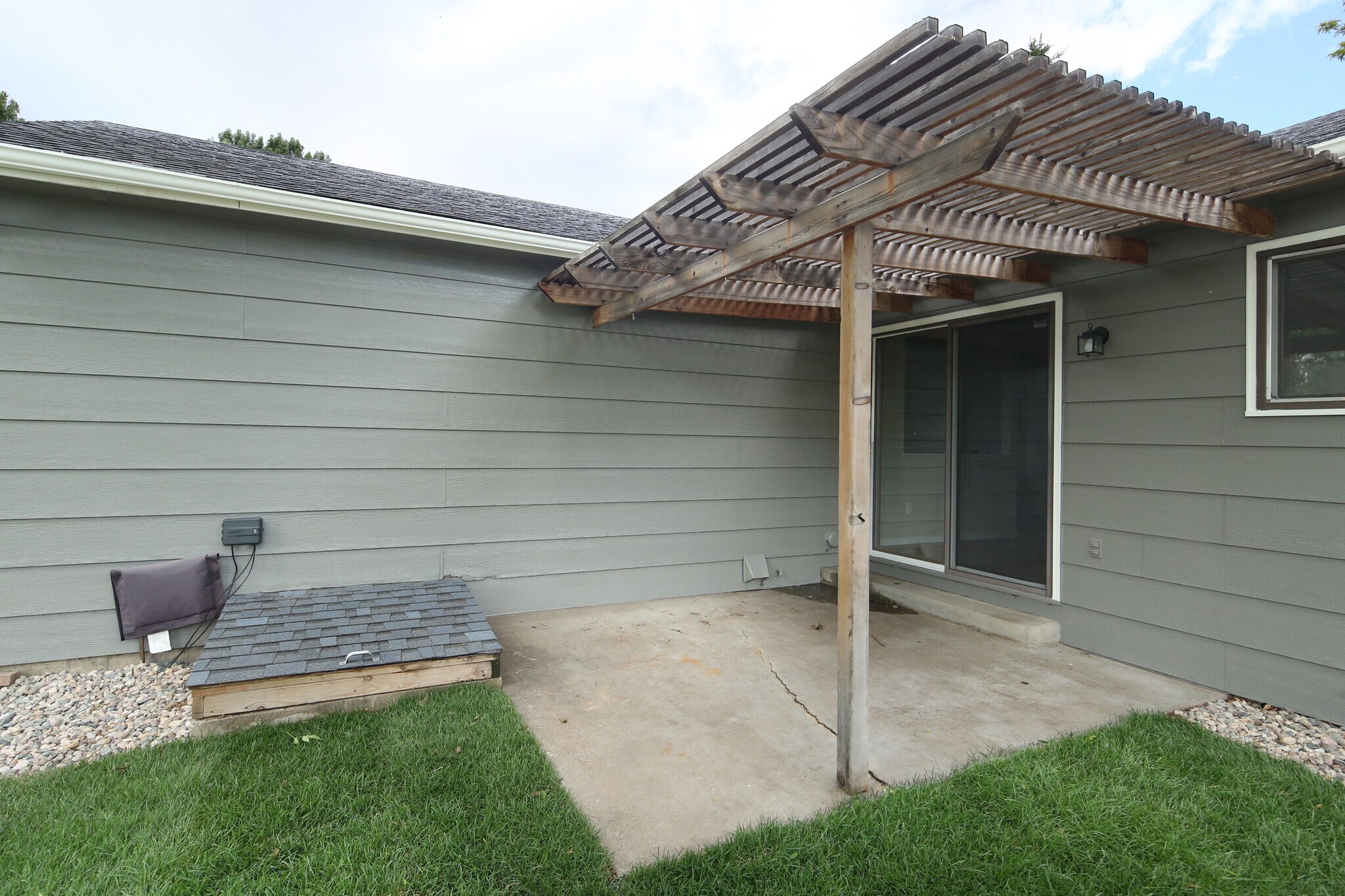 Building Photo - 2455 Sunstone Drive