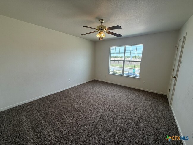 Building Photo - 705 S Amy Ln