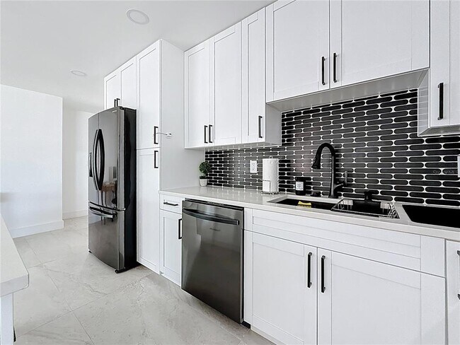 Building Photo - 25 Island Dr