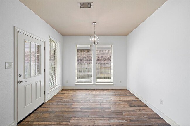 Building Photo - 28915 Crested Butte Dr