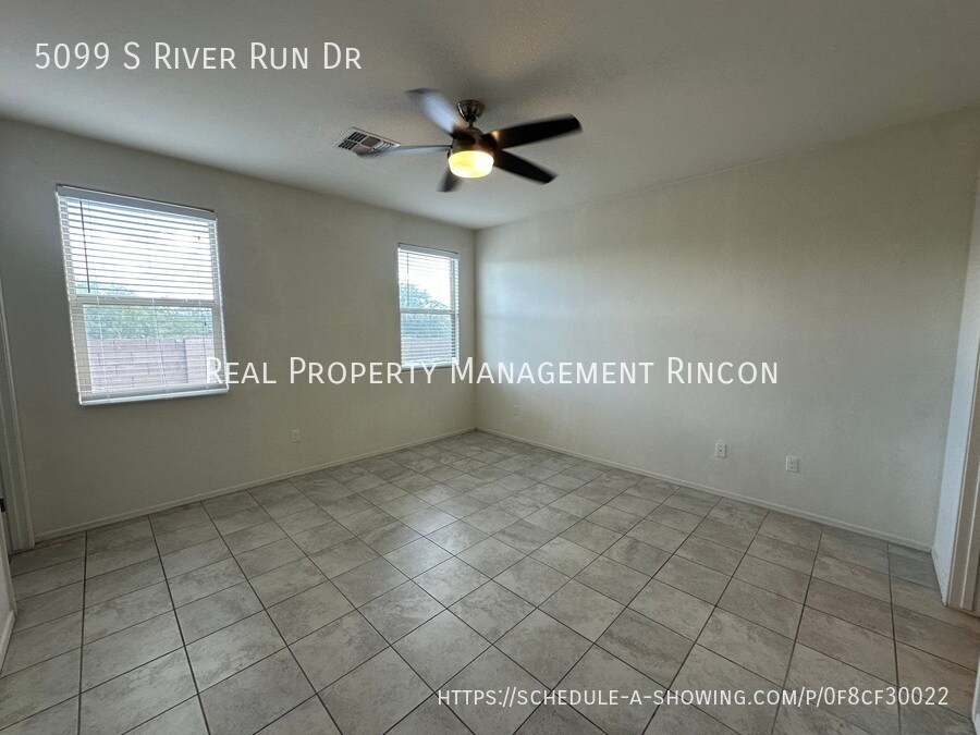 Building Photo - 5099 S River Run Dr