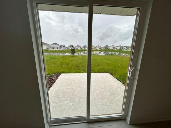 Building Photo - 5686 Portico Pl