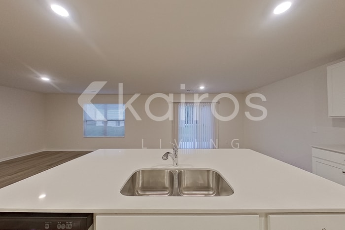 Building Photo - 130 Inez Ave