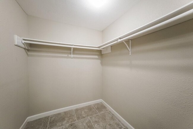 Building Photo - 7659 Athlone Dr