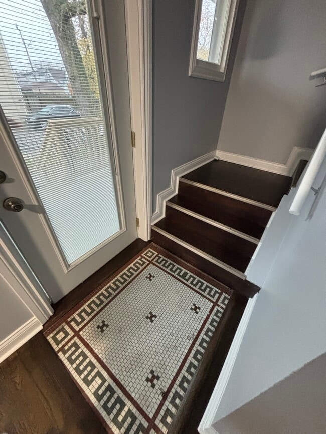 Building Photo - 3836 W Wabansia Ave