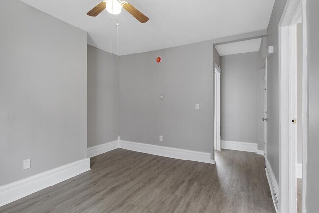 Building Photo - 304 Baker Ave
