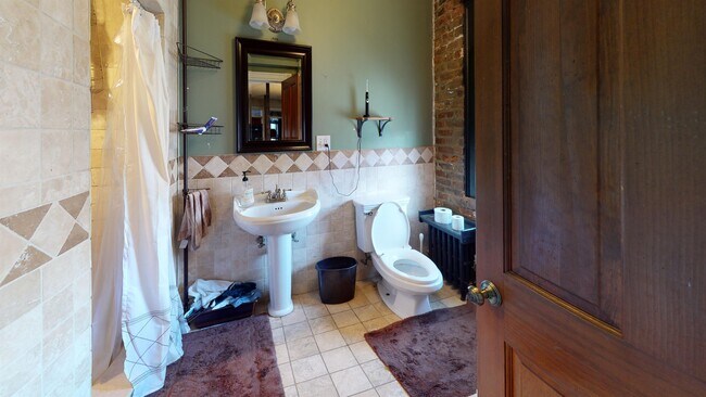 Building Photo - 1109 Boylston St