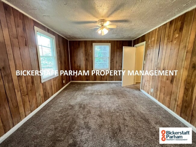 Building Photo - 206 44th St