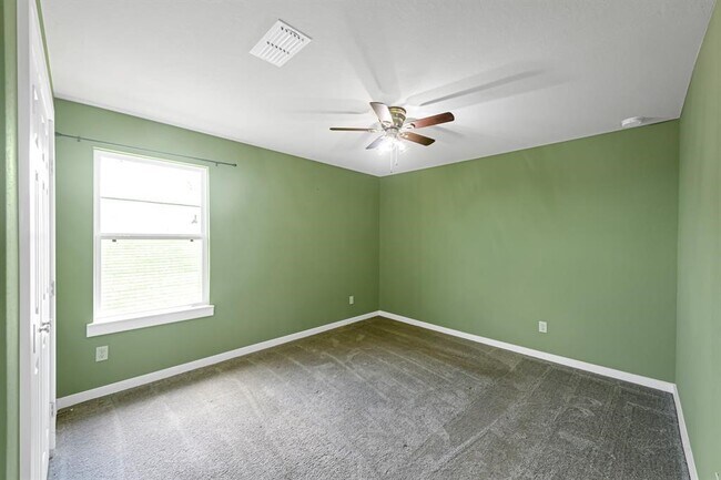 Building Photo - 7138 Clearwater Cv Dr