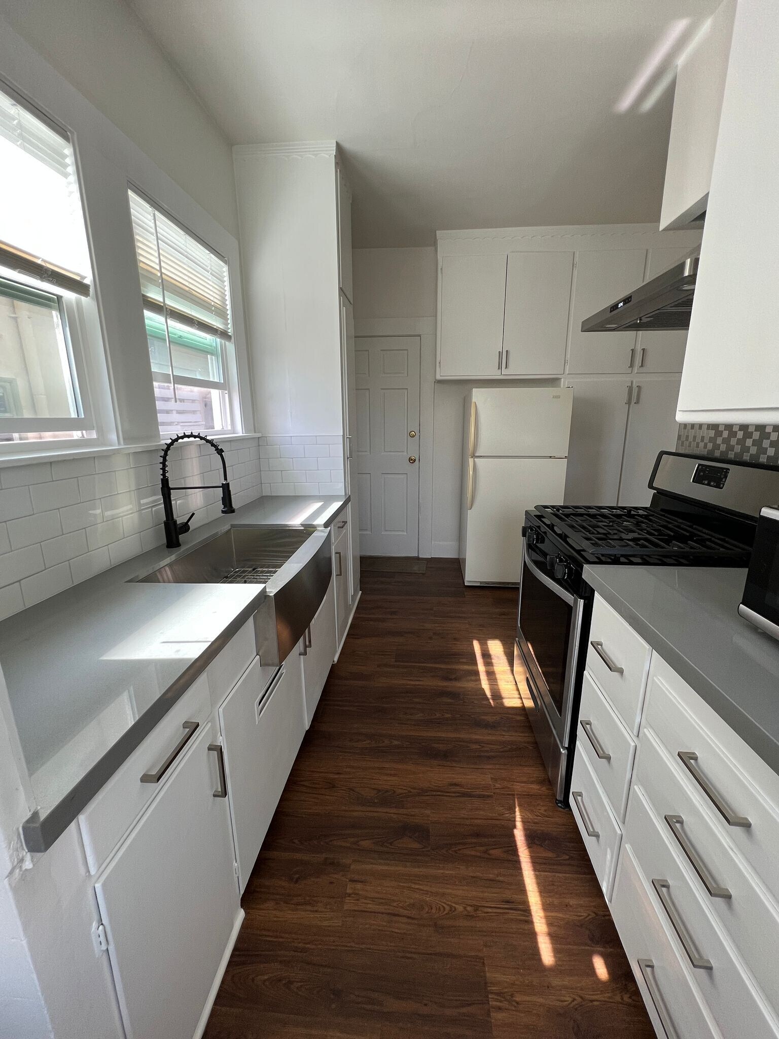 Building Photo - 1694 Oxford St