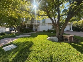 Building Photo - Beautiful 3-Bedroom Home with Solar and a Large Yard in Stevenson Ranch