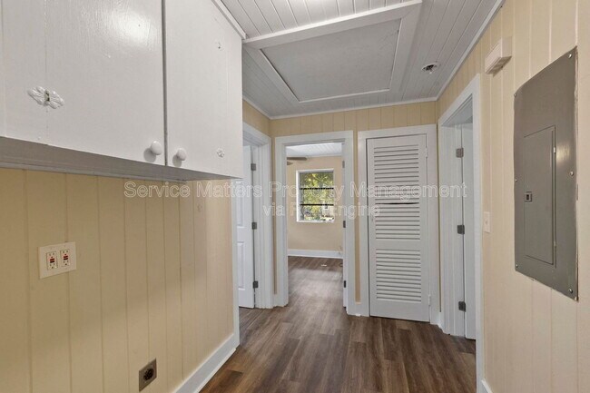 Building Photo - 1922 W Gregory St