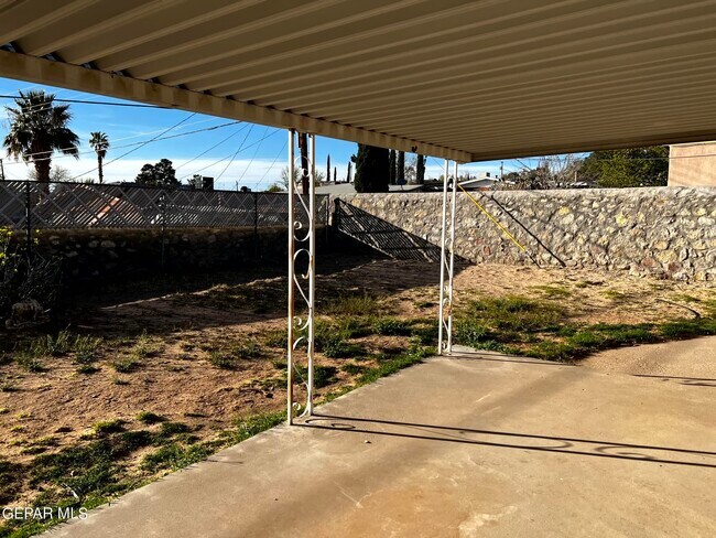 Building Photo - 112 De Leon Dr
