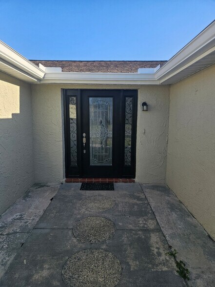 Building Photo - 6241 Westport Dr