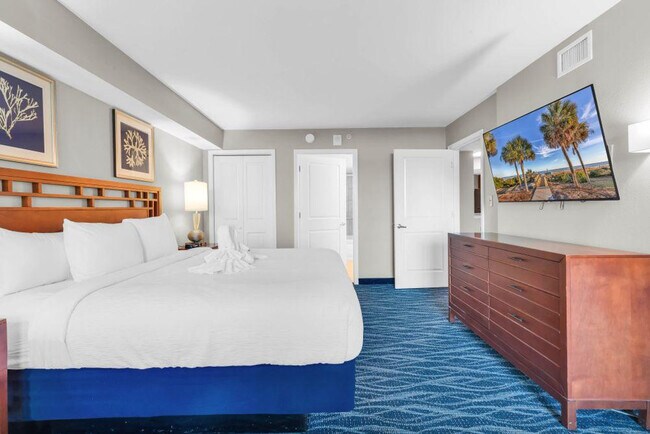 Building Photo - 5300 N Ocean Blvd