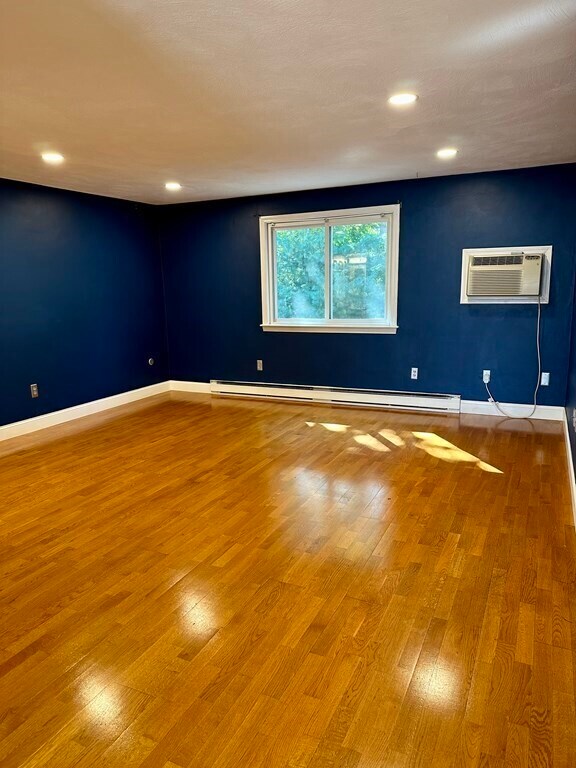 Building Photo - 152 Linebrook Rd