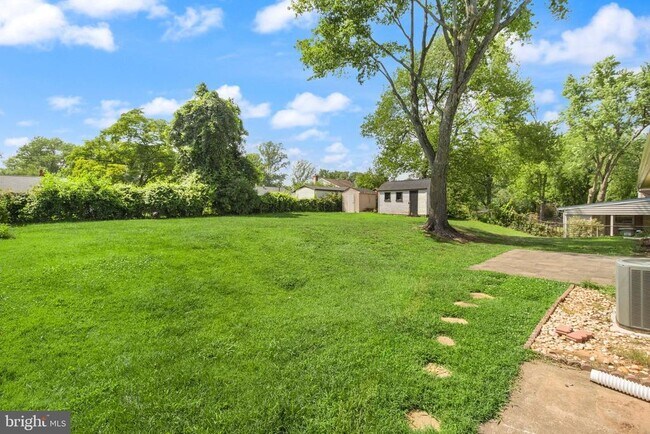 Building Photo - 5412 Nutting Dr
