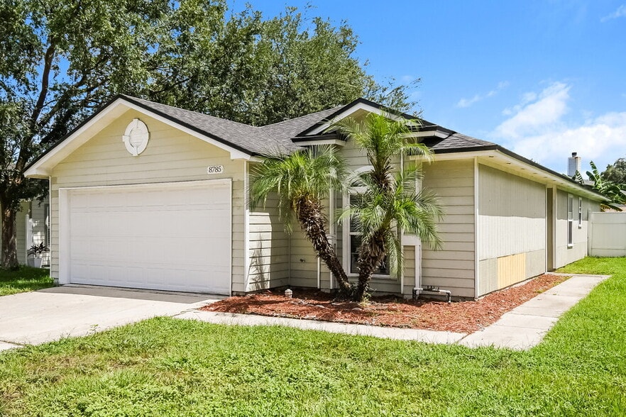 Building Photo - 8785 Chambore Dr