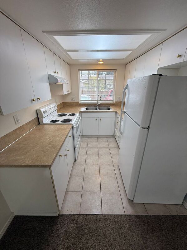 Building Photo - 4342 Ward Pl NE