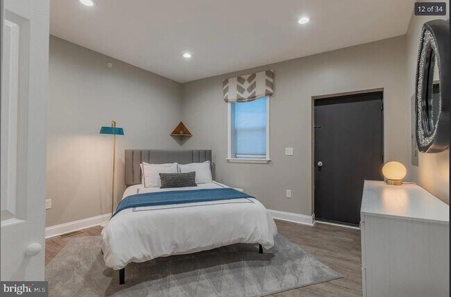 Building Photo - 3221 Noble St