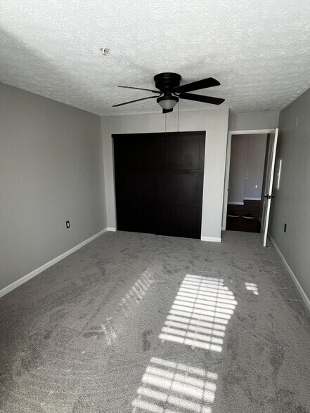 Building Photo - 8941 Town Center Cir