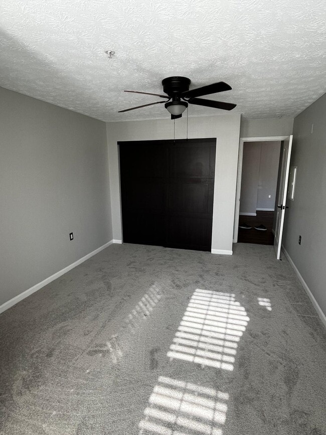 Building Photo - 8941 Town Center Cir