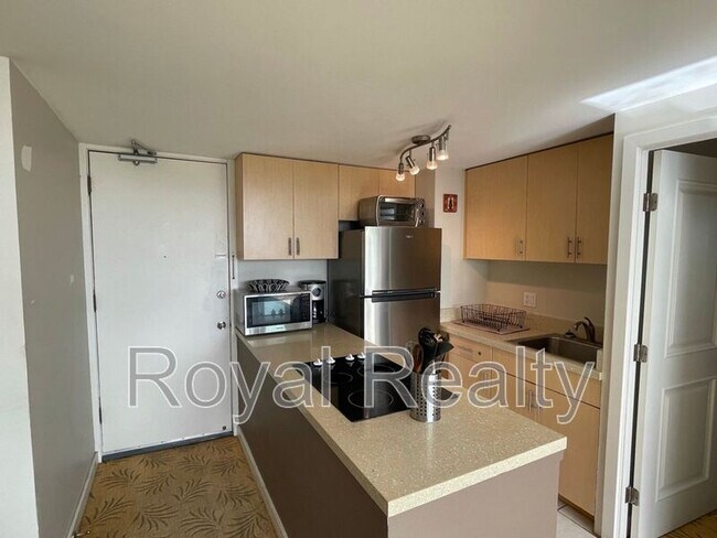 Building Photo - 445 Seaside Ave