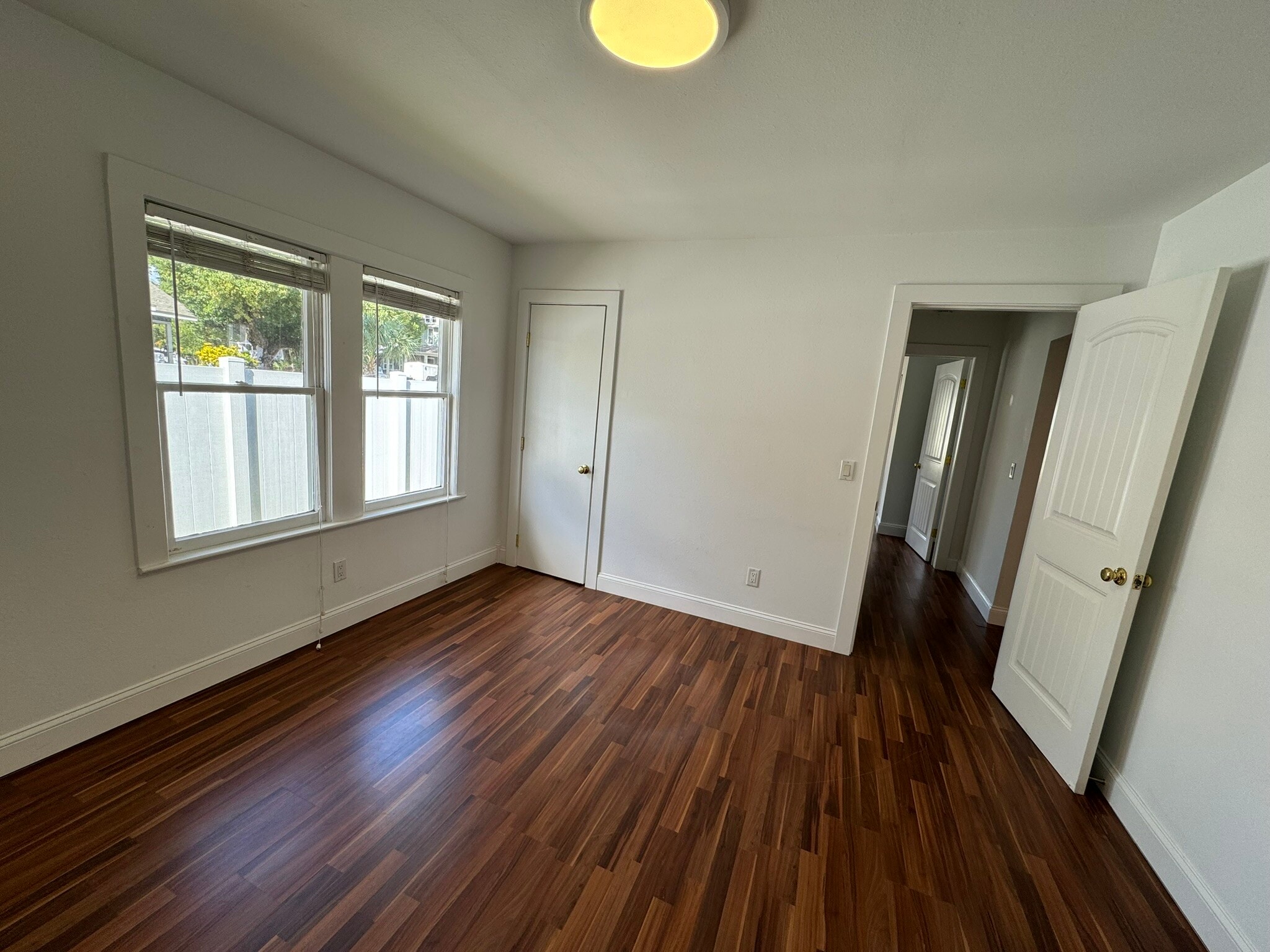 Building Photo - 212 W North Bay St