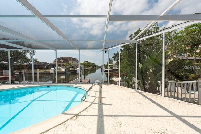 Building Photo - 4643 Bay Crest Dr