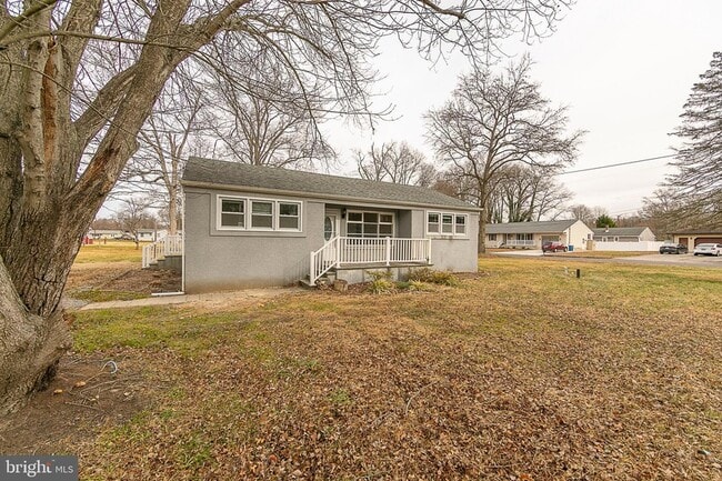 Primary Photo - 90 Tufts Rd