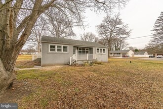 Building Photo - 90 Tufts Rd